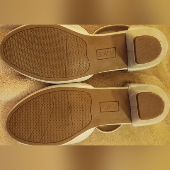 Children's Place Pearl White size 3 girls sandals. - Picture 5 of 7